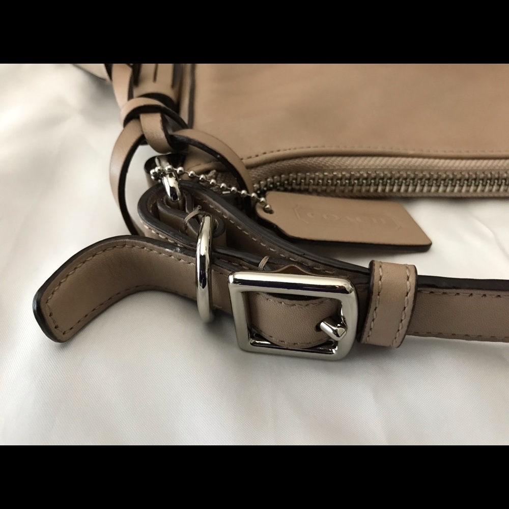 Coach Courtenay Leather Hobo – EUC - Picture 5 of 8